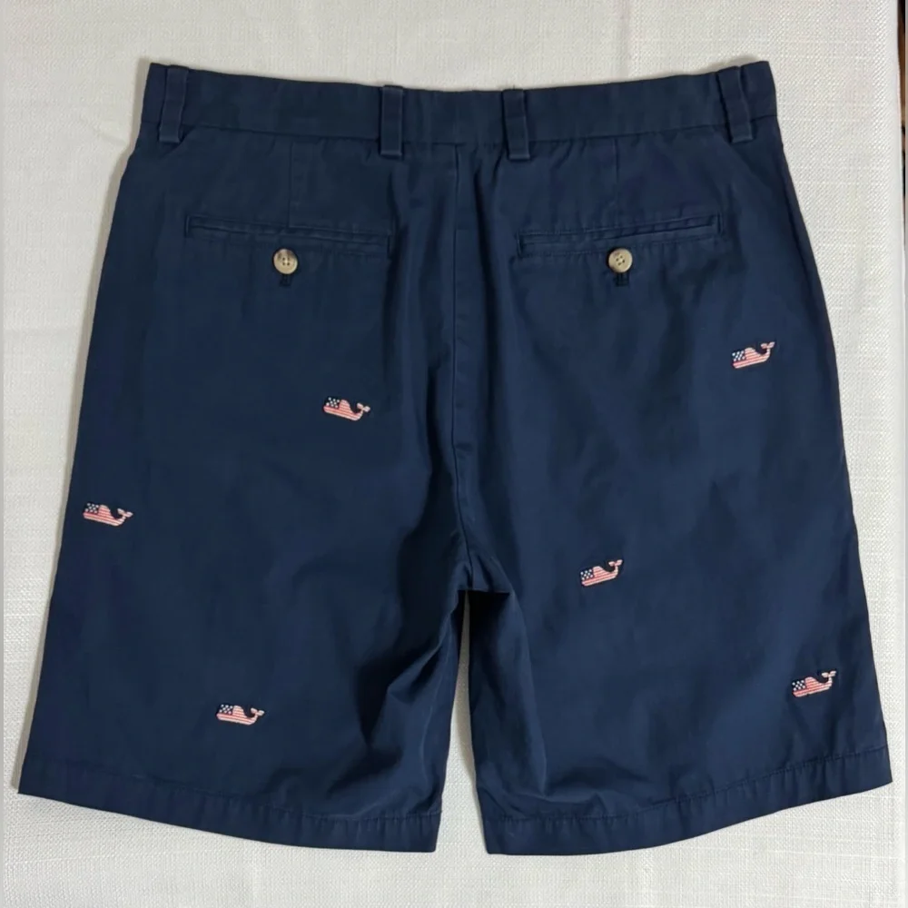 VINEYARD VINES Breaker Shorts Embroidered Flag Whales Mens Size 32 Navy Blue